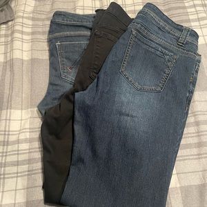 Lot of jeans. Preloved but I’m great condition.